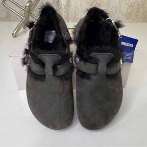 NWT Birkenstock Boston
Shearling Big Buckle Slides Teddy Black Size 38 / W7 / M5